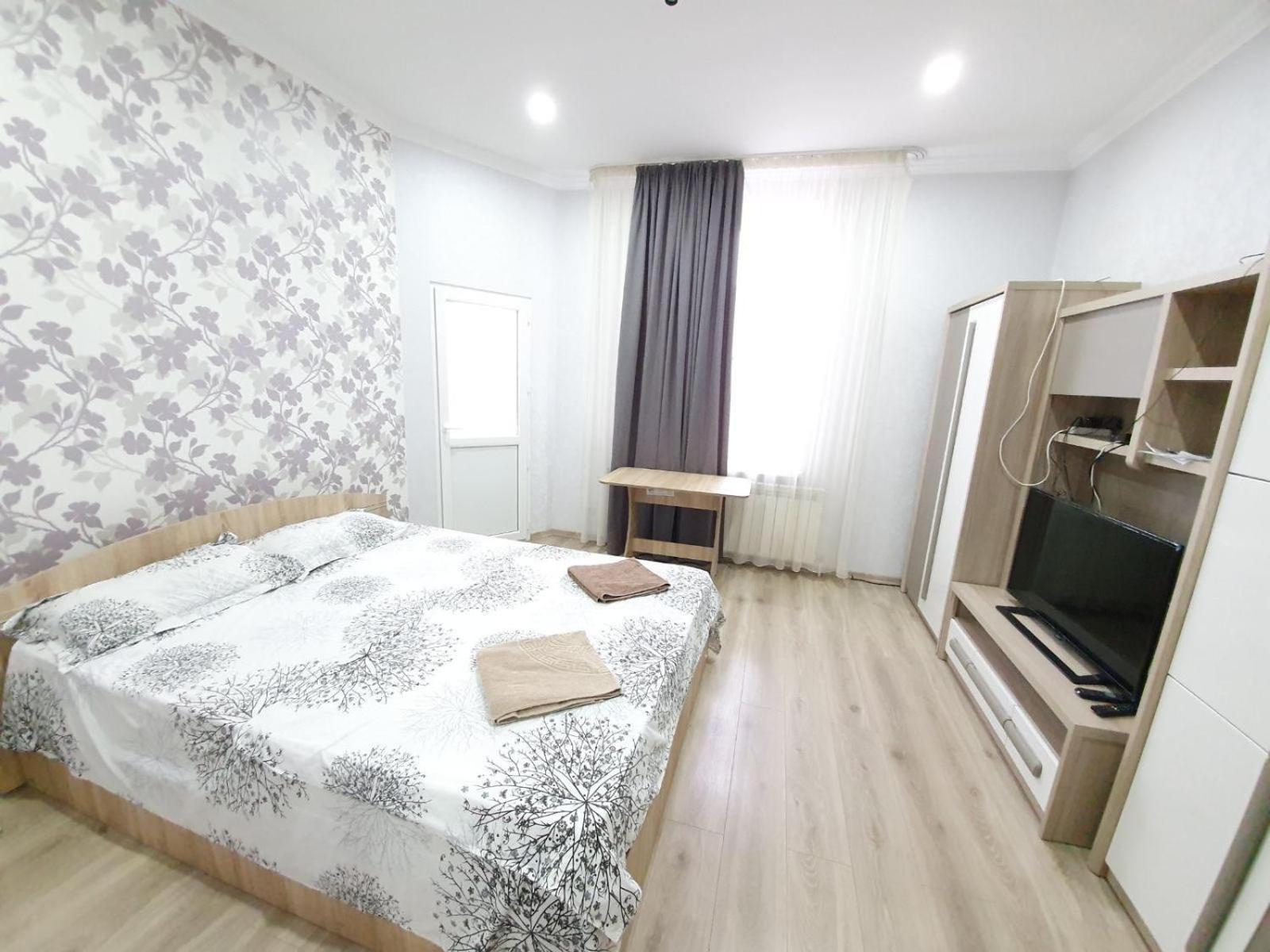 Tourist Home At Stefan Cel Mare With 2 Rooms Chişinău Extérieur photo